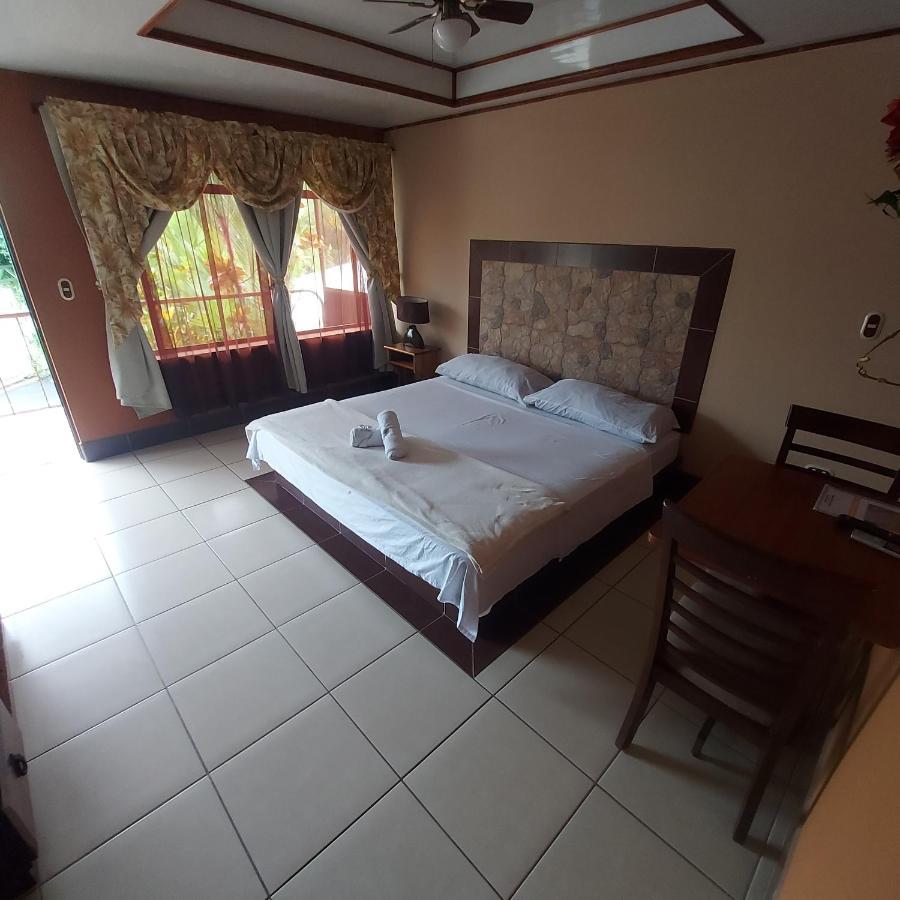 Hotel Torre Fuerte Венесия Экстерьер фото