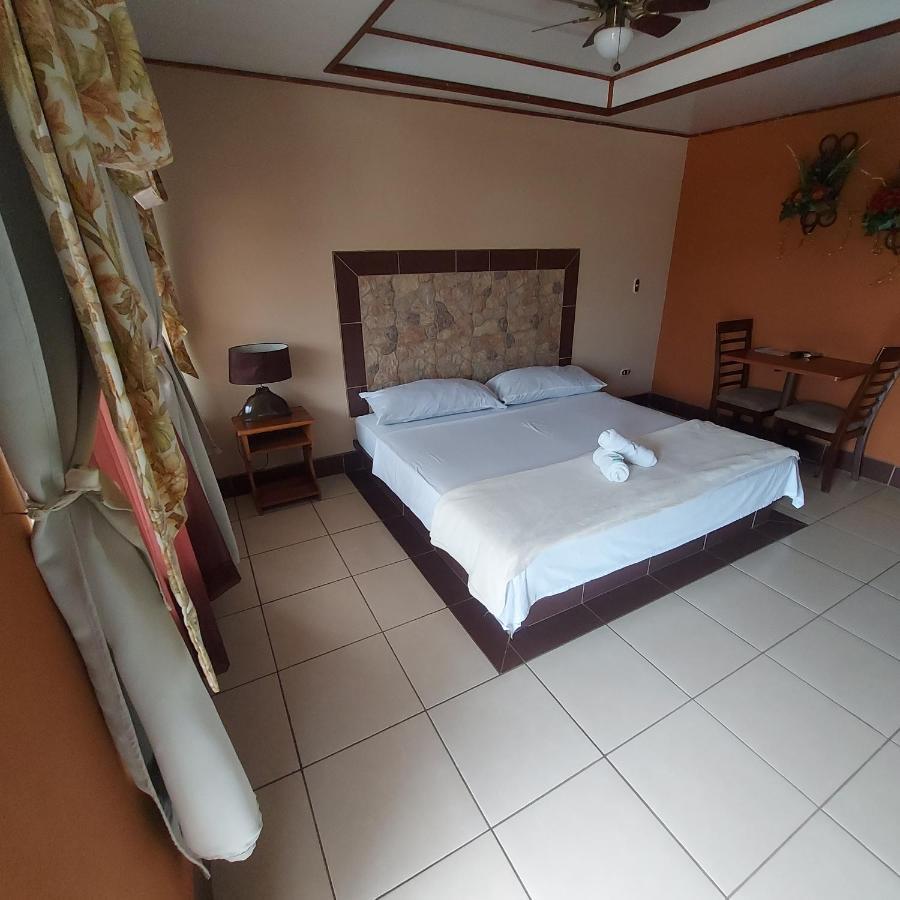 Hotel Torre Fuerte Венесия Экстерьер фото
