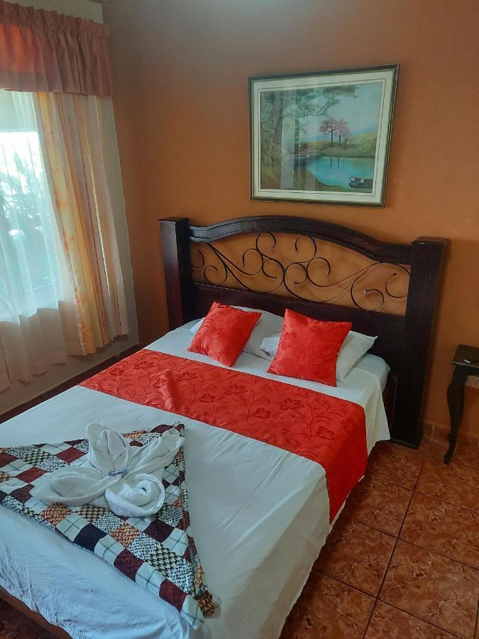 Hotel Torre Fuerte Венесия Экстерьер фото