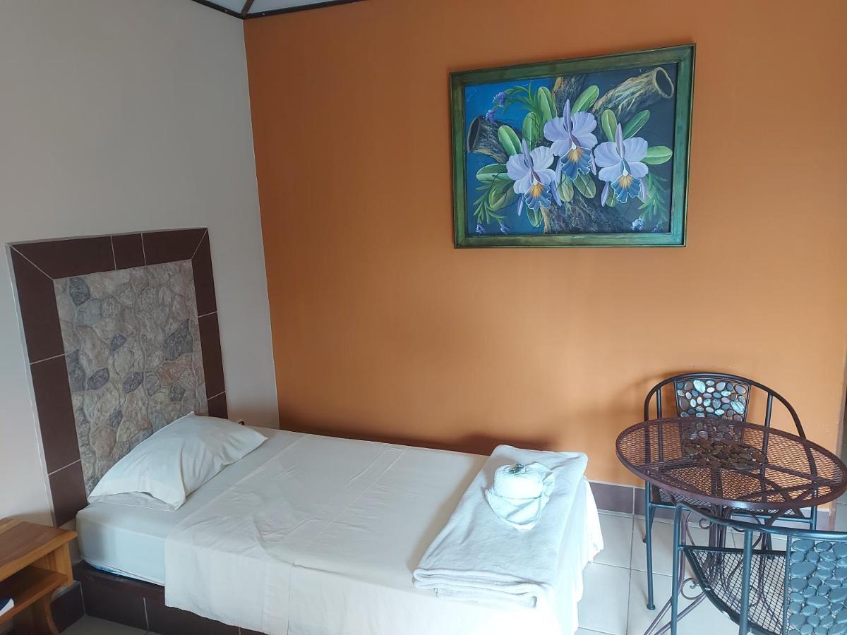 Hotel Torre Fuerte Венесия Экстерьер фото