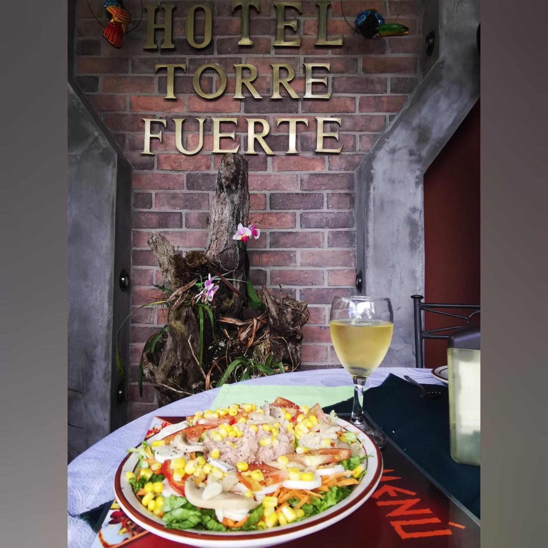 Hotel Torre Fuerte Венесия Экстерьер фото