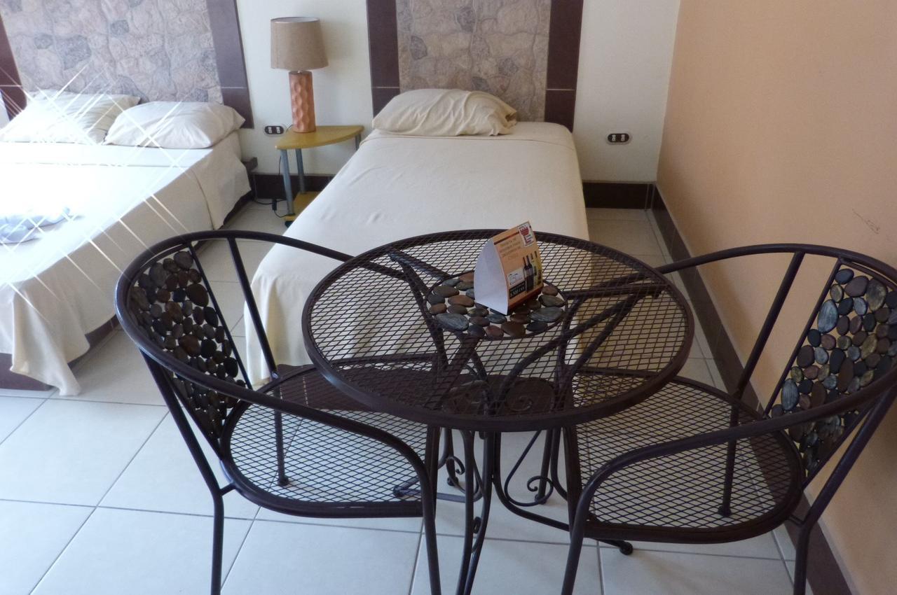 Hotel Torre Fuerte Венесия Экстерьер фото
